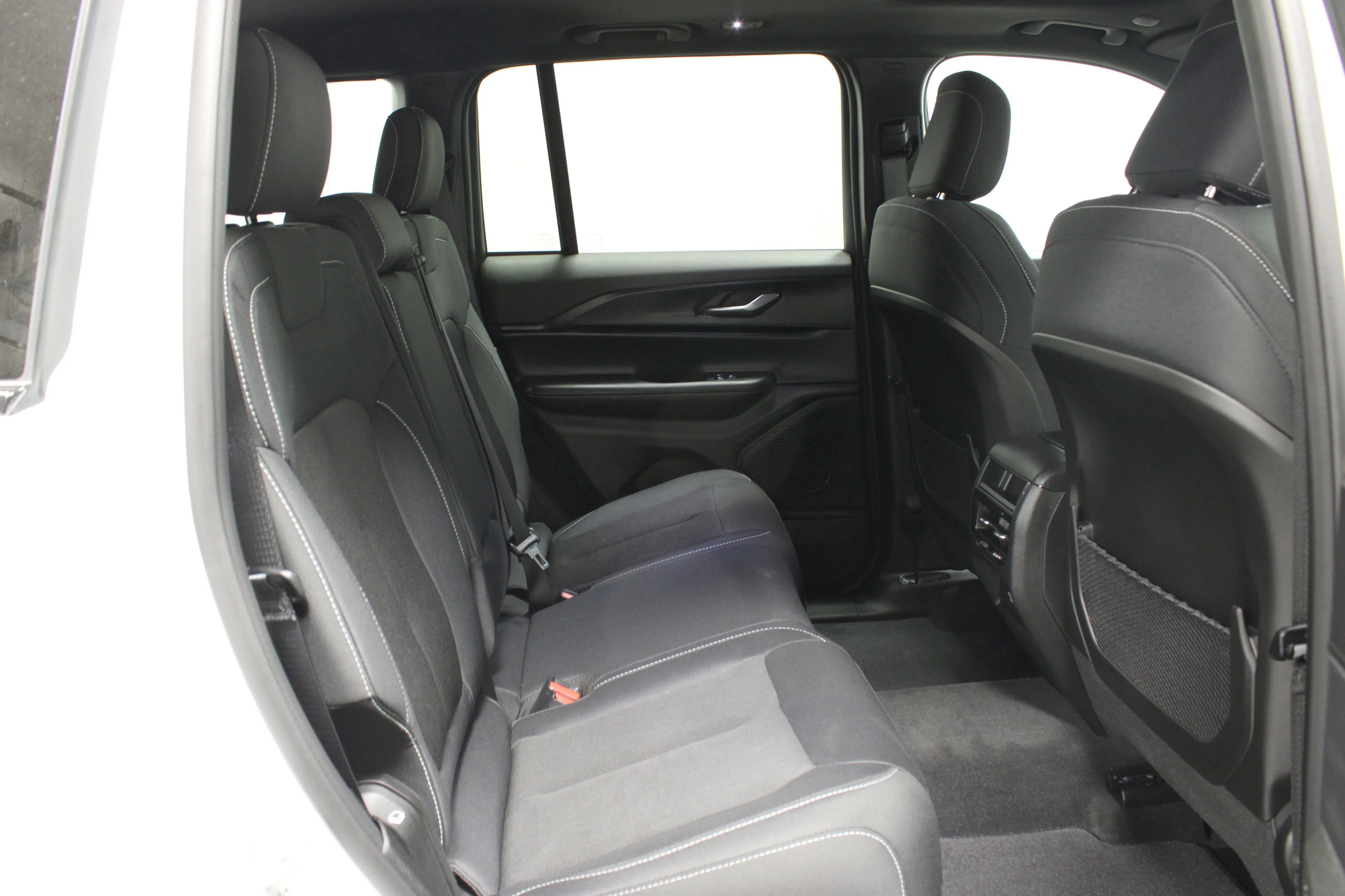 Used 2025 Bright White Clearcoat Jeep Laredo X image 15