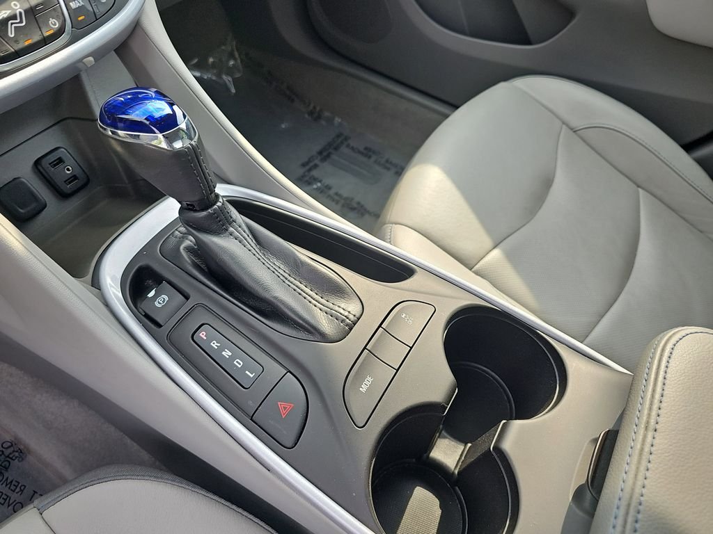 Used 2017 White Chevrolet LT image 23