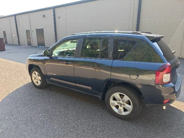 Used 2014 Maximum Steel Metallic Jeep Sport image 4