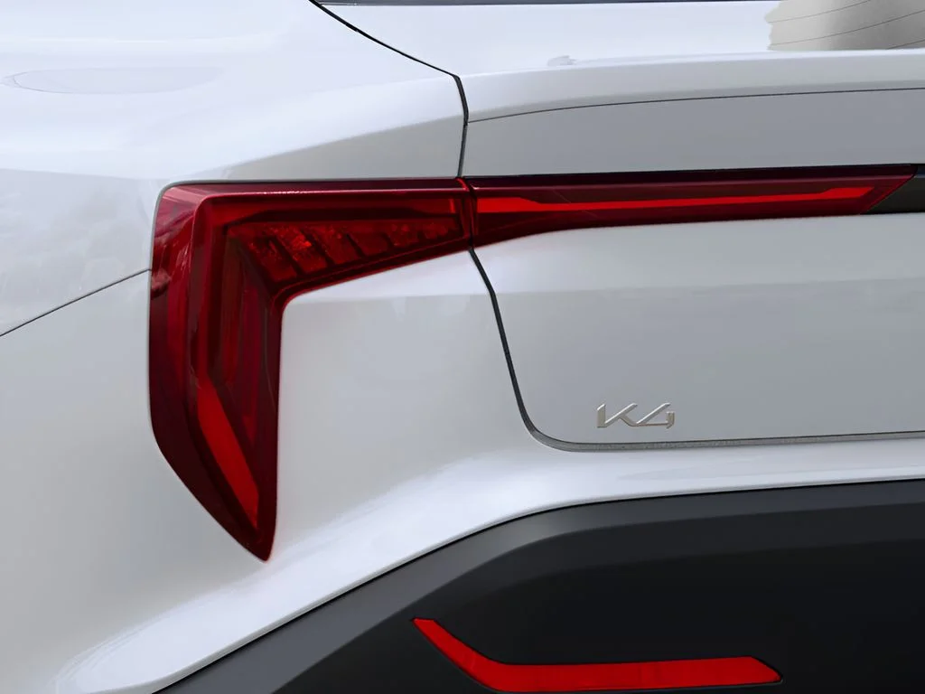 Used 2025 White Kia LXS image 12
