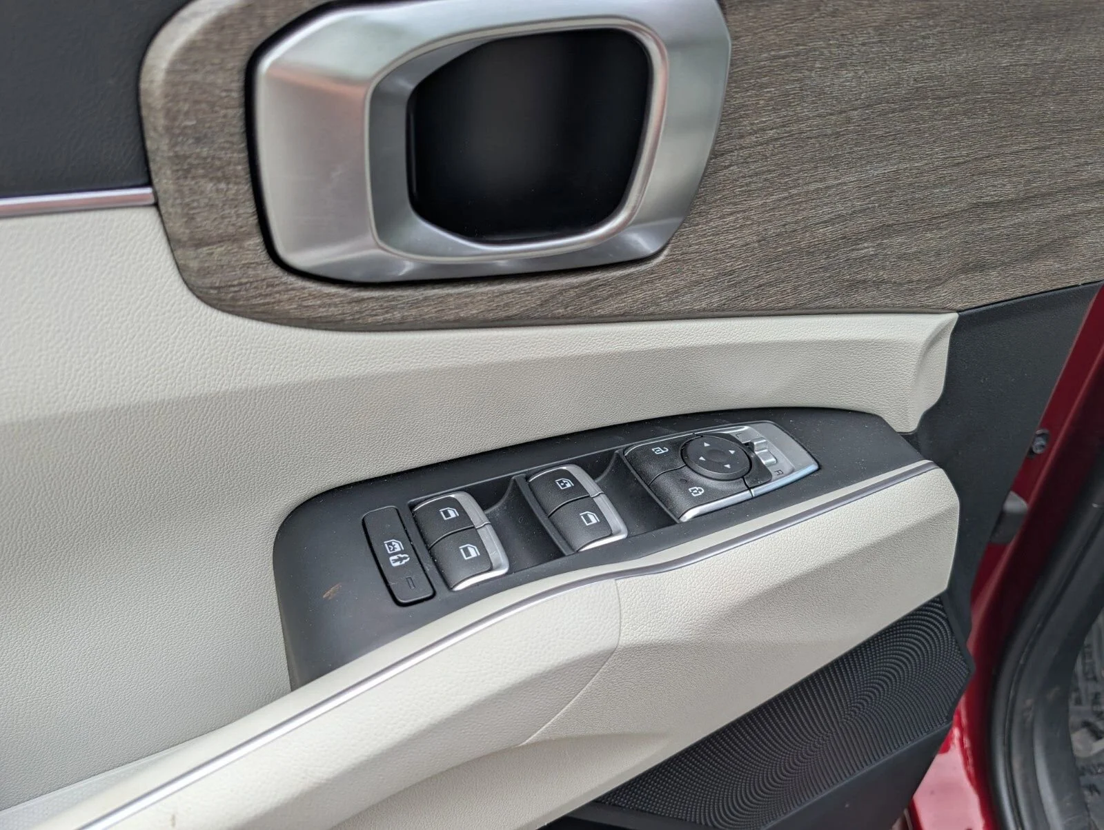 Used 2022 Red Kia X-Line S image 25