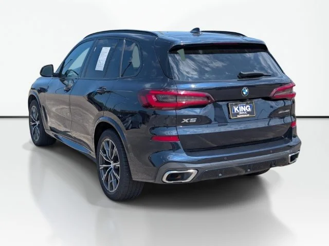 Used 2022 Black BMW xDrive40i image 9