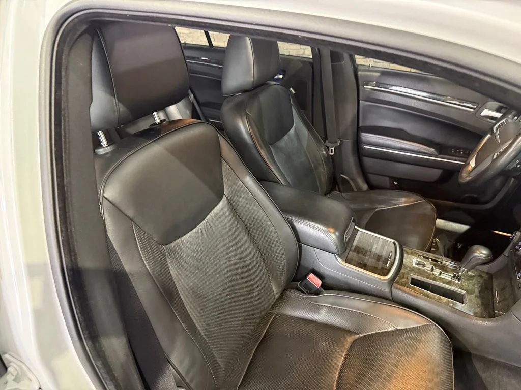 Used 2011 Ivory Chrysler Base image 25
