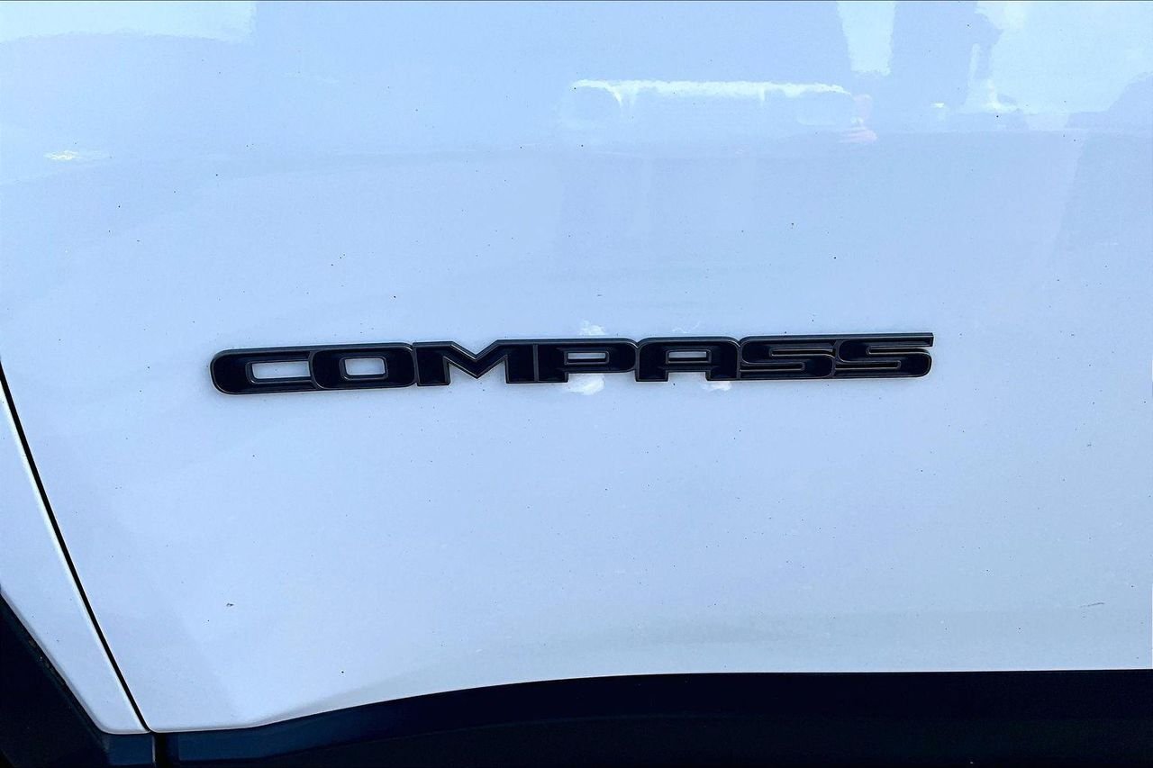 Used 2025 Bright White Clearcoat Jeep Trailhawk 4x4 image 18