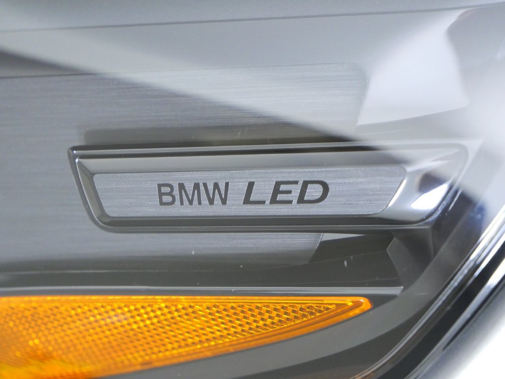 New 2027 Space Silver Metallic BMW xDrive28i image 4