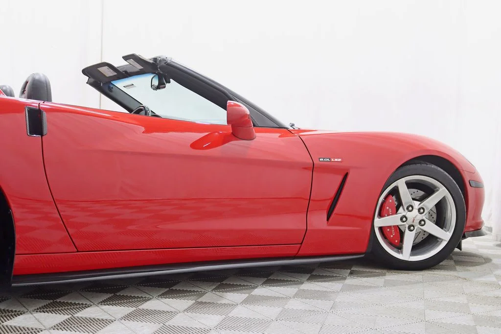 Used 2005 Red Chevrolet Base image 10