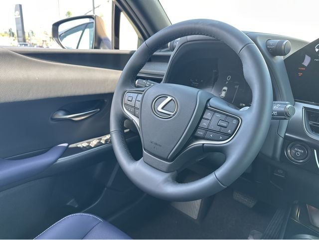 2026 Lexus UX Hybrid 300h Premium - Photo 8