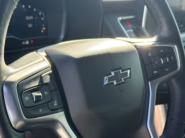 Used 2022 Black Chevrolet Z71 image 29