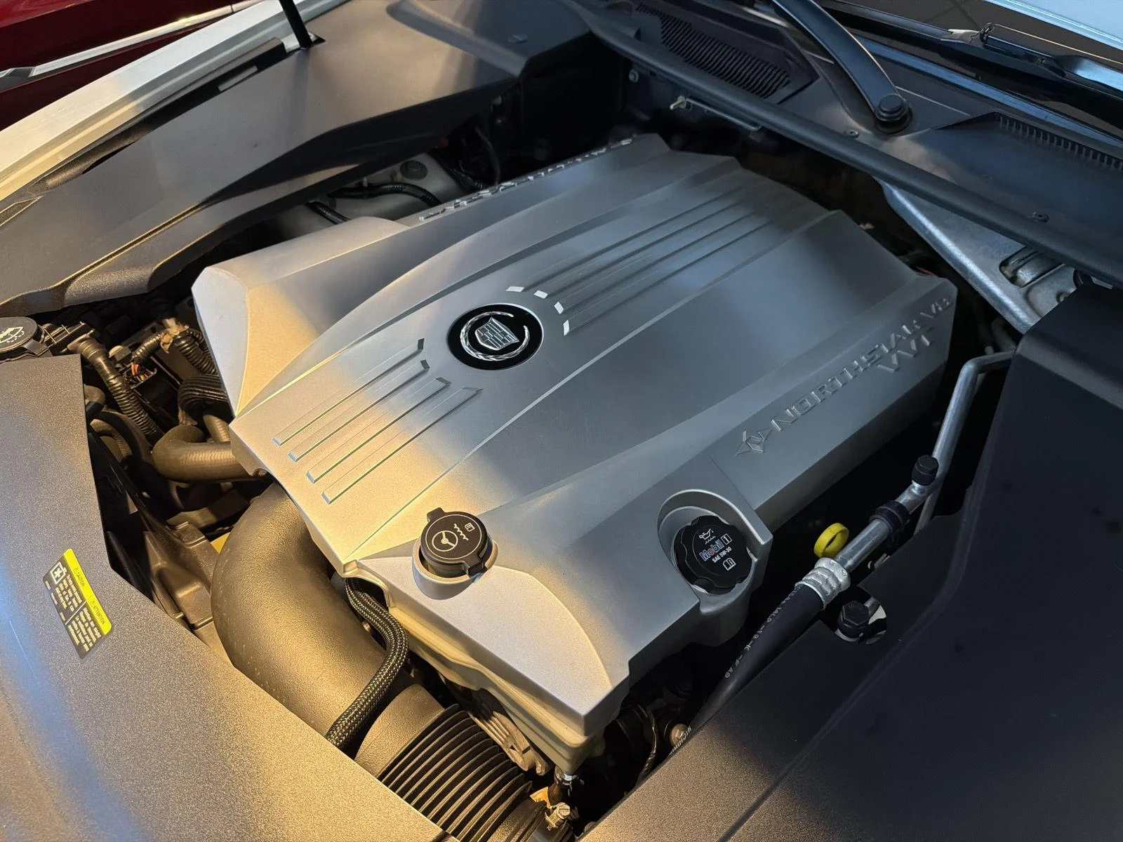 Used 2005 White Diamond Cadillac 4DR SDN V8 image 10