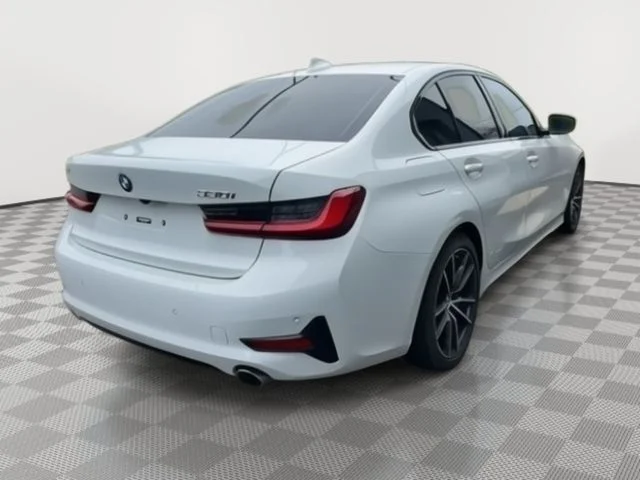 Used 2022 White BMW 330i image 4