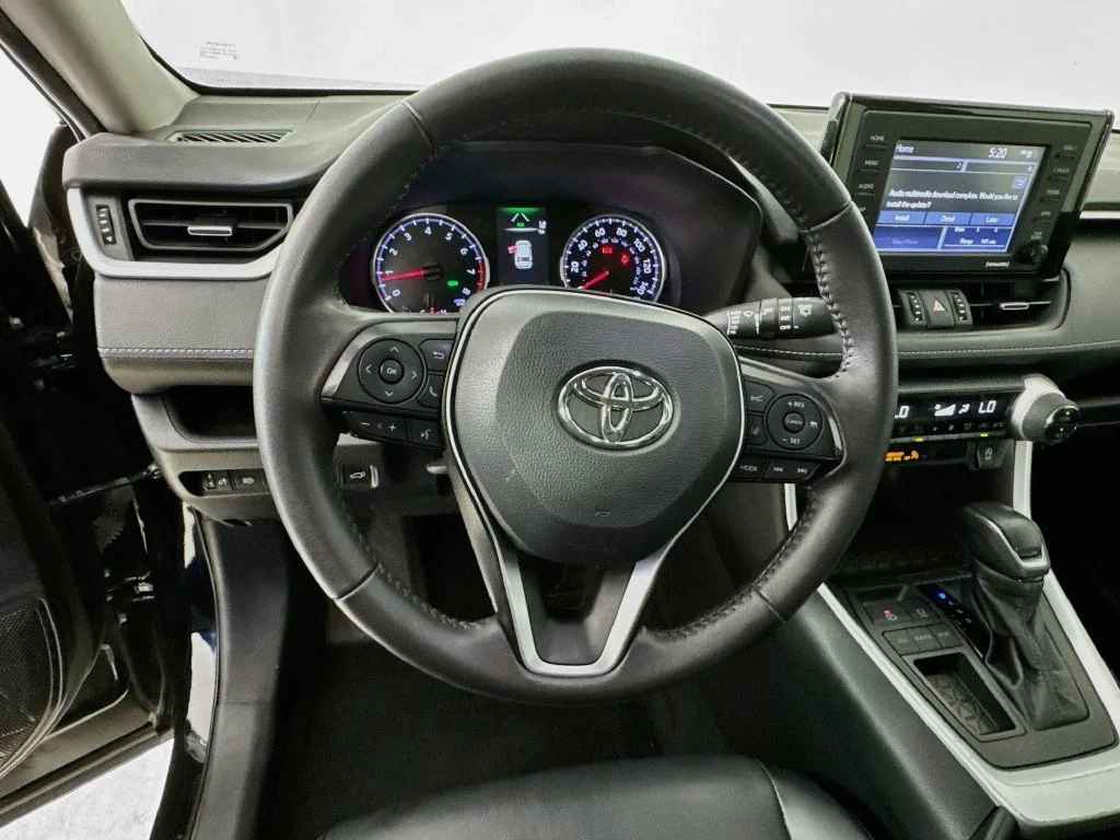 Used 2022 Midnight Black Metallic Toyota XLE Premium image 11