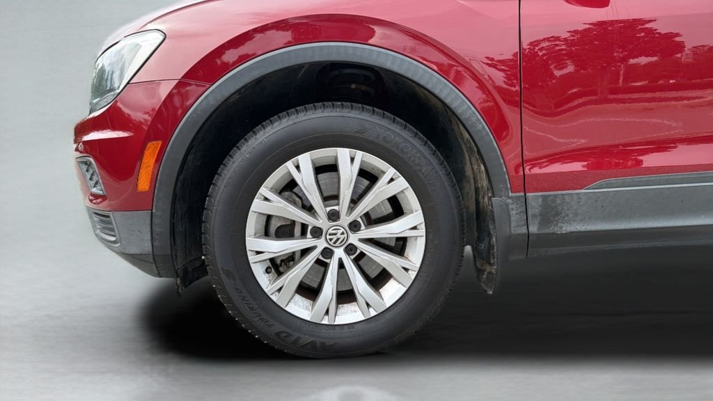Used 2019 Red Volkswagen 2.0T SE image 33
