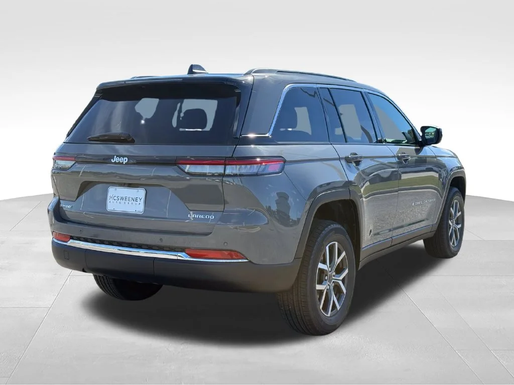 New 2027 Sting-Gray Clear-Coat Paint Jeep Laredo image 29