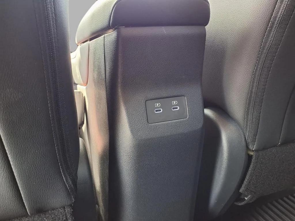 Used 2025 White Nissan SR image 22