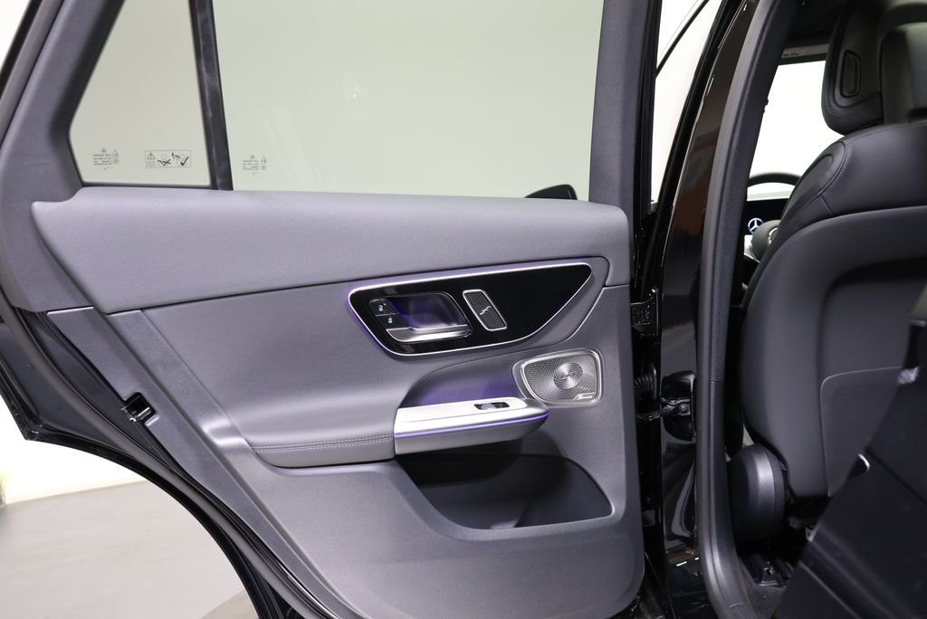 Used 2026 Black Mercedes-Benz GLC 300 image 38