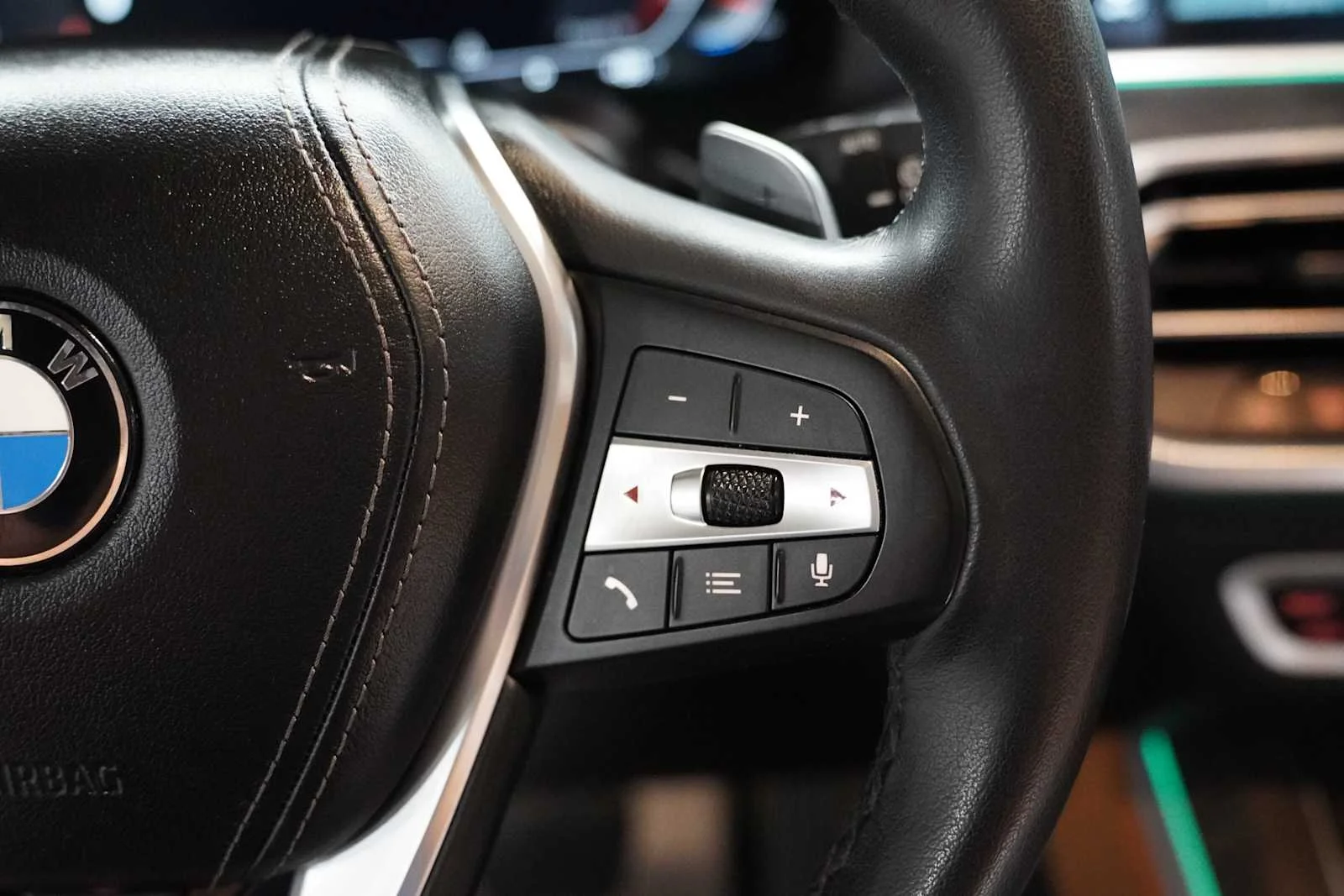 Used 2023 Jet Black BMW xDrive40i image 22