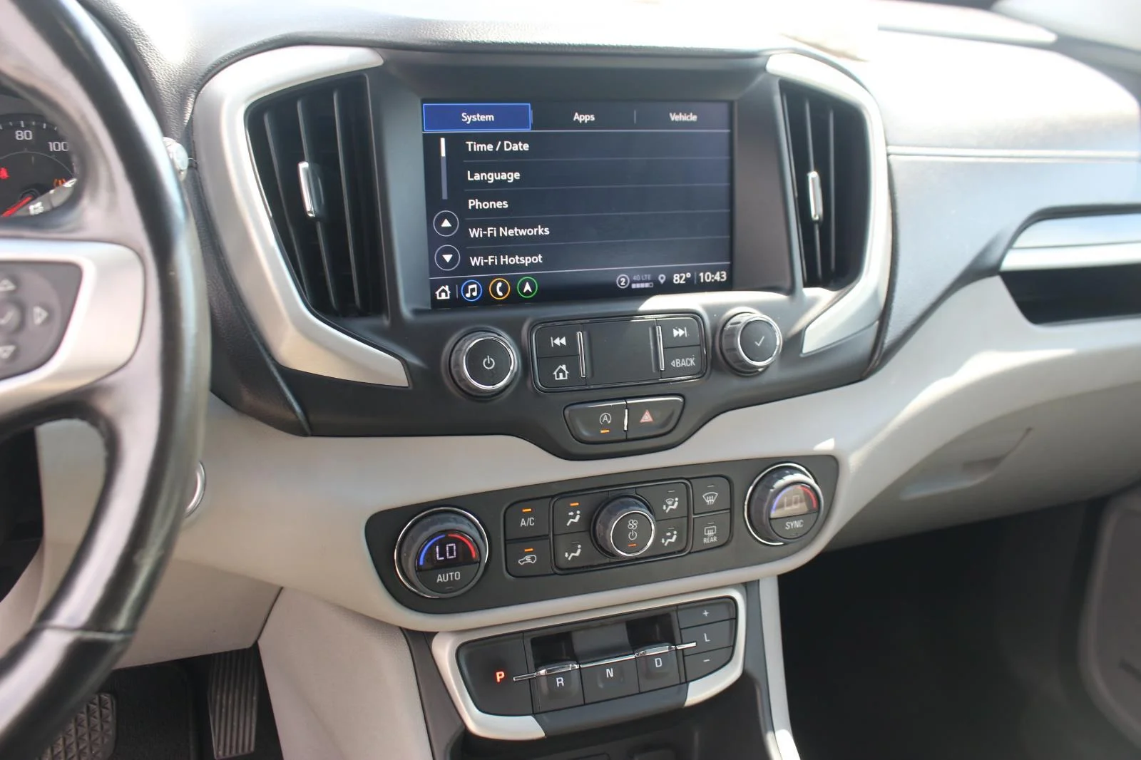Used 2022 White Frost Tricoat GMC SLT image 23