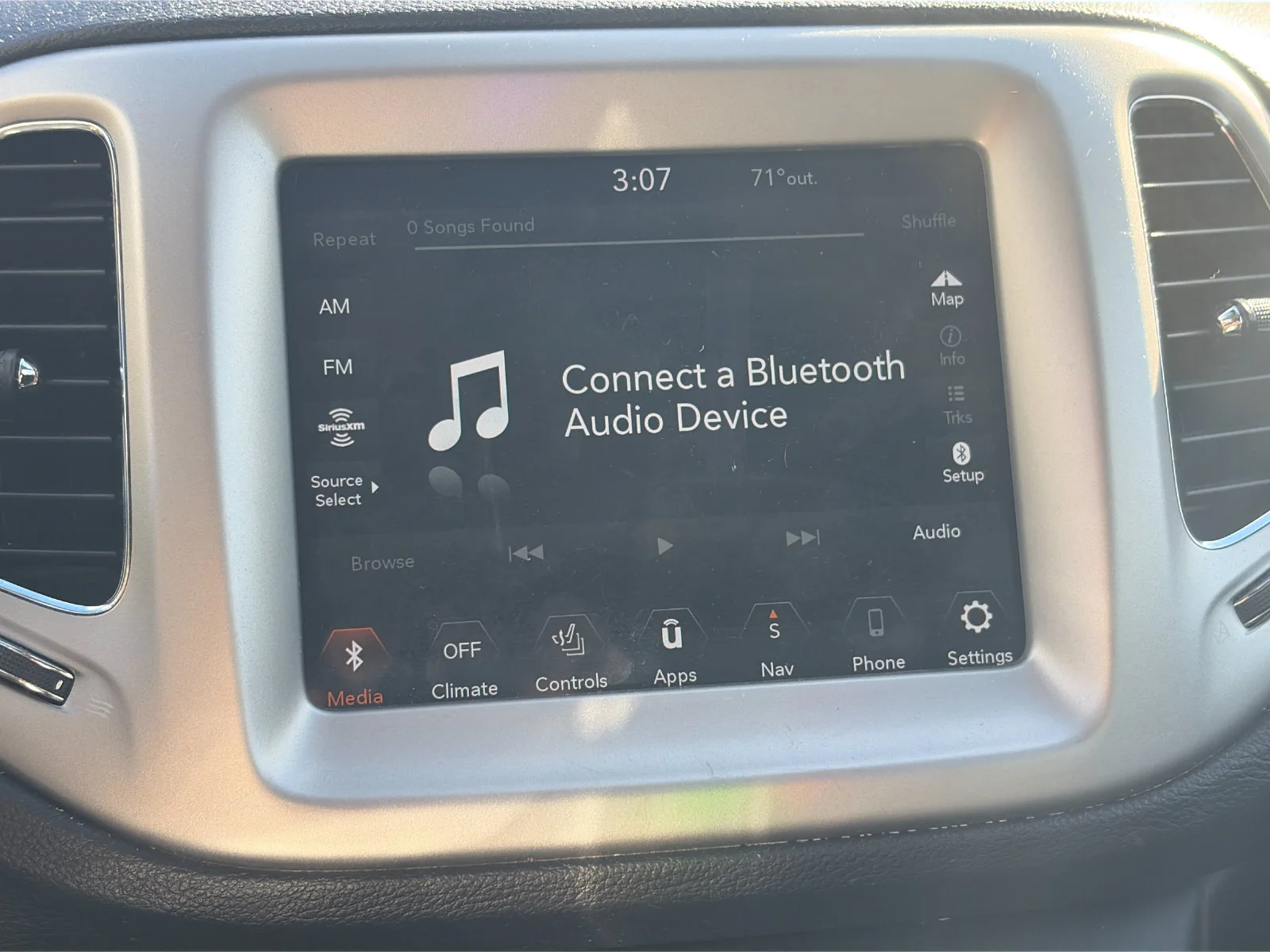 Used 2020 Diamond Black Jeep Latitude image 18