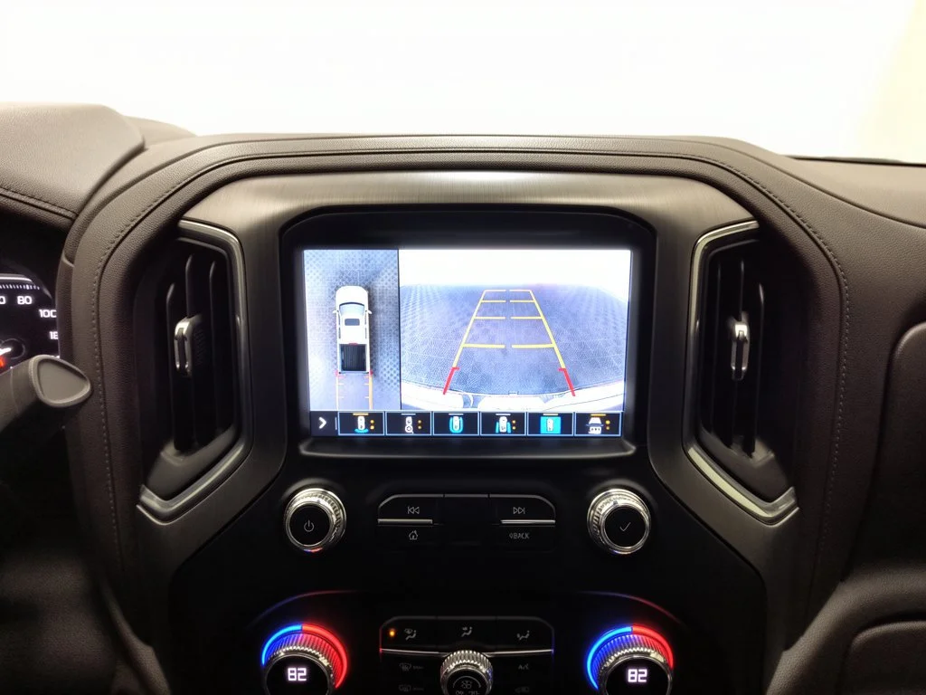 Used 2021 White Frost Tricoat GMC Denali image 24