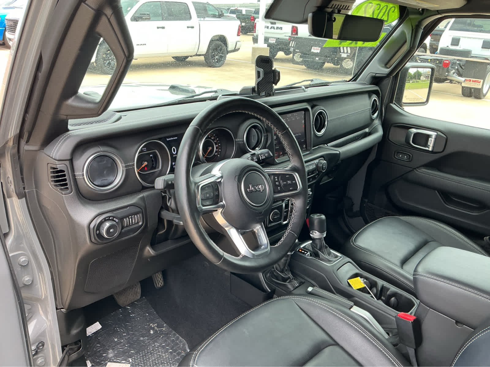 Used 2022 Sting-Gray Clearcoat Jeep Unlimited Sahara image 13