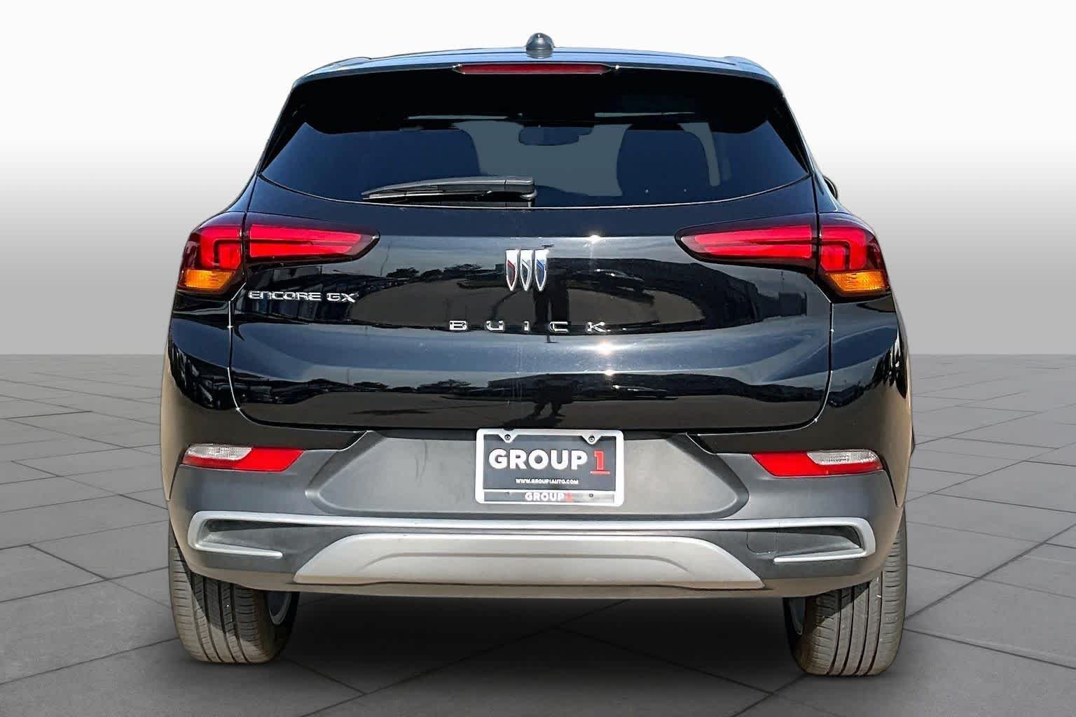 Used 2025 Ebony Twilight Metallic Buick Preferred image 4