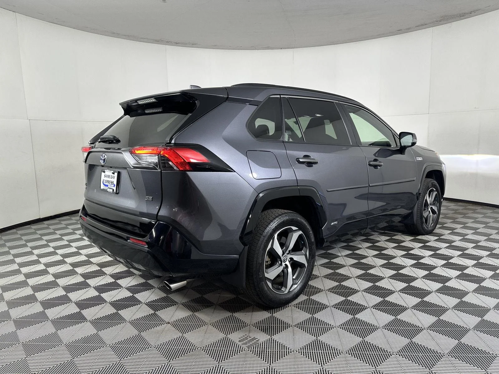 Used 2022 Magnetic Gray Metallic Toyota SE image 19