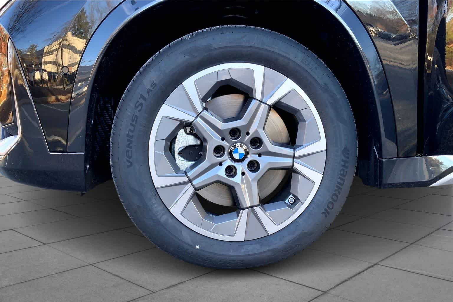 Used 2026 Black Sapphire Metallic BMW xDrive28i image 11