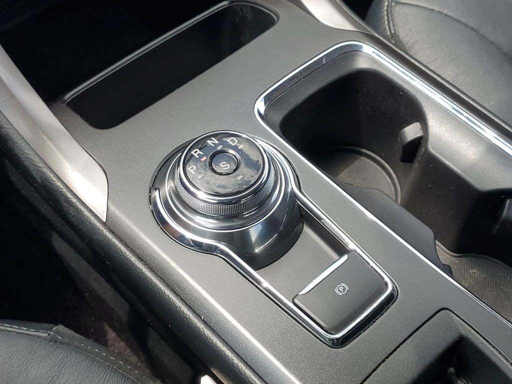 Used 2017 Red Ford SE image 30