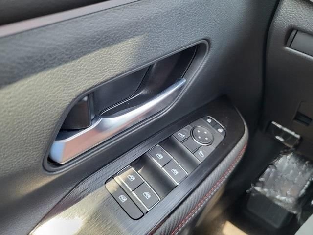 2025 Nissan Kicks SR - Photo 21