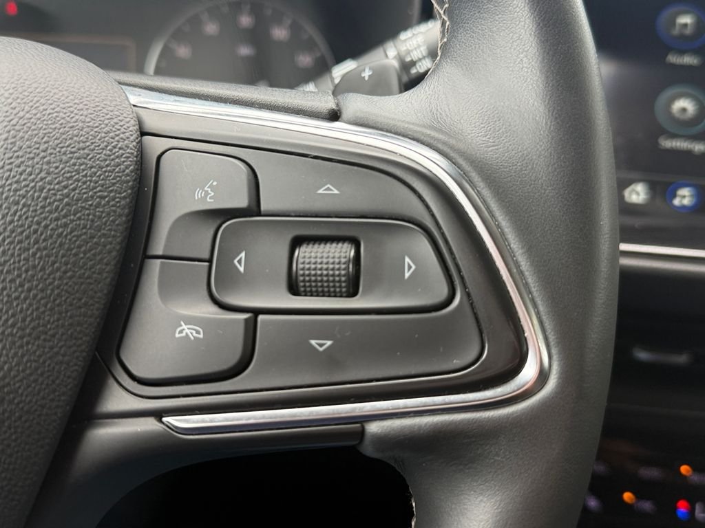 Used 2023 Red Buick Preferred image 24