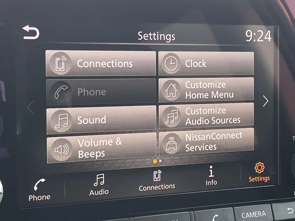 2025 Nissan Pathfinder SV - Photo 17
