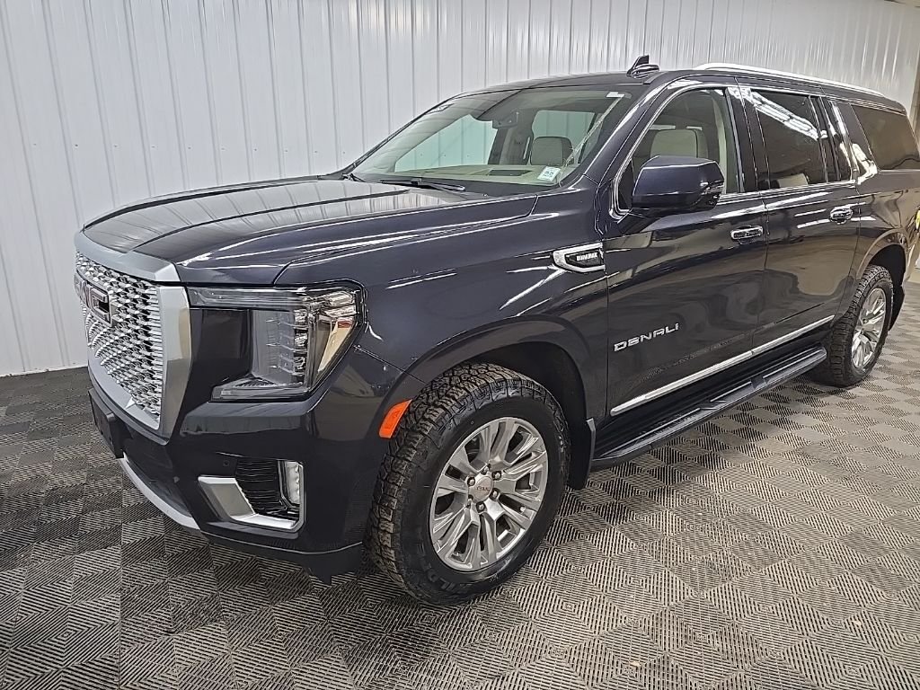 Used 2023 Titanium GMC Denali image 8