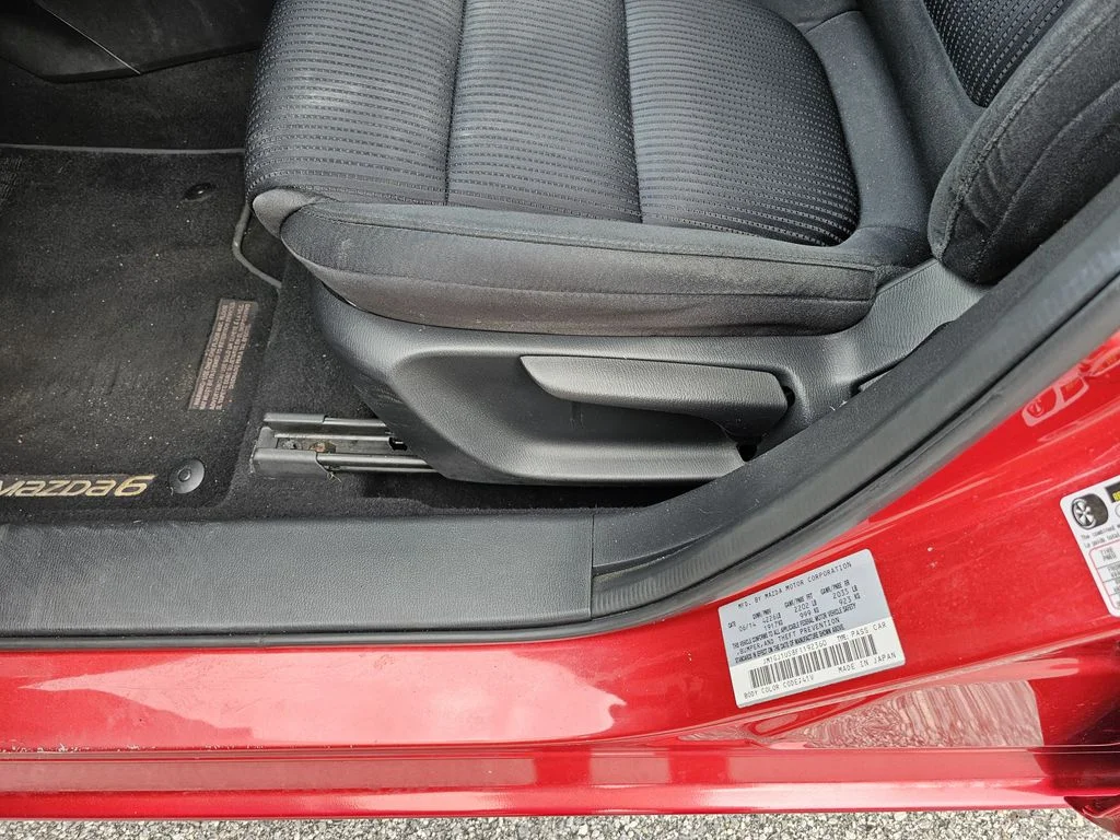 Used 2015 Red Mazda i Sport image 17