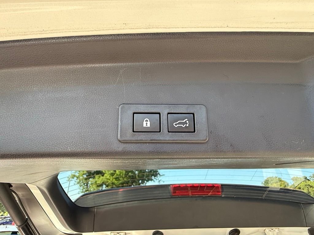Used 2023 White Subaru Onyx Edition image 33