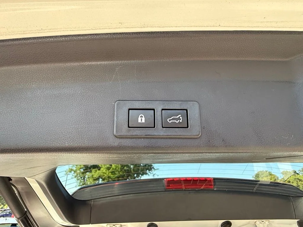 Used 2023 Crystal White Pearl Subaru Onyx Edition image 33