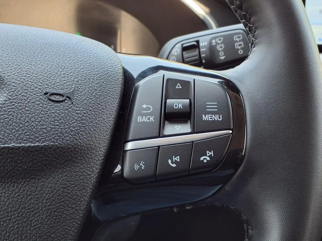 Used 2022 Silver Ford SEL image 21