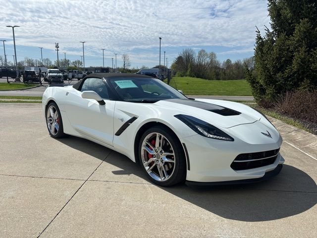 Used 2019 White Chevrolet Stingray Z51 image 30