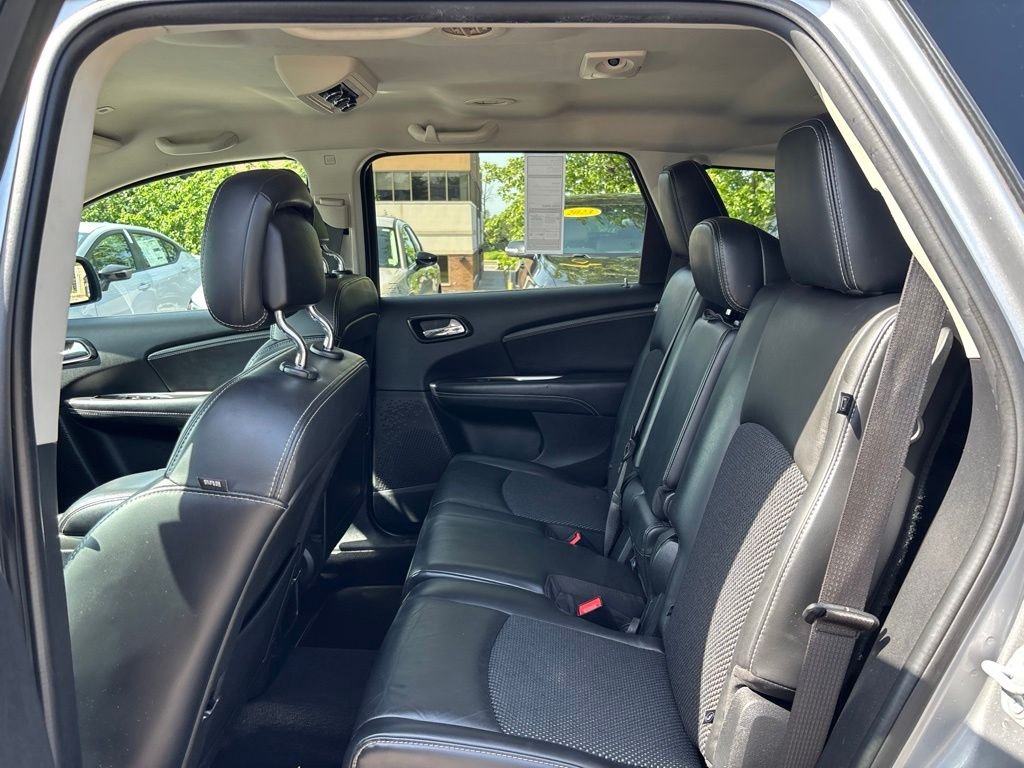 Used 2018 Silver Dodge Crossroad image 13