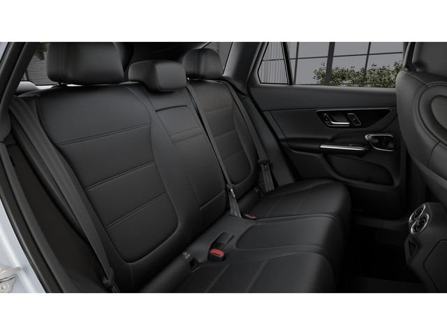 New 2027 MANUFAKTUR Moonlight White Metallic Mercedes-Benz GLC 300 image 5