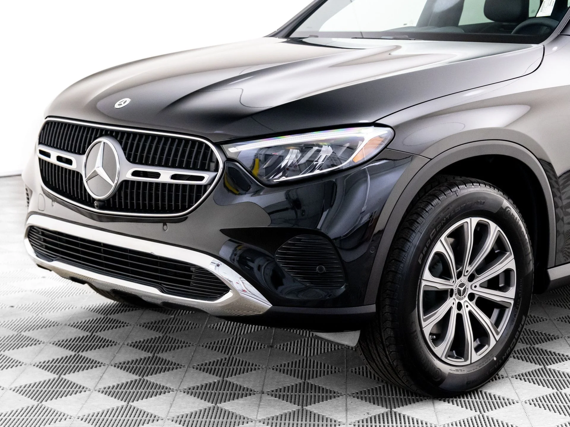 New 2026 Black Mercedes-Benz GLC 300 image 37