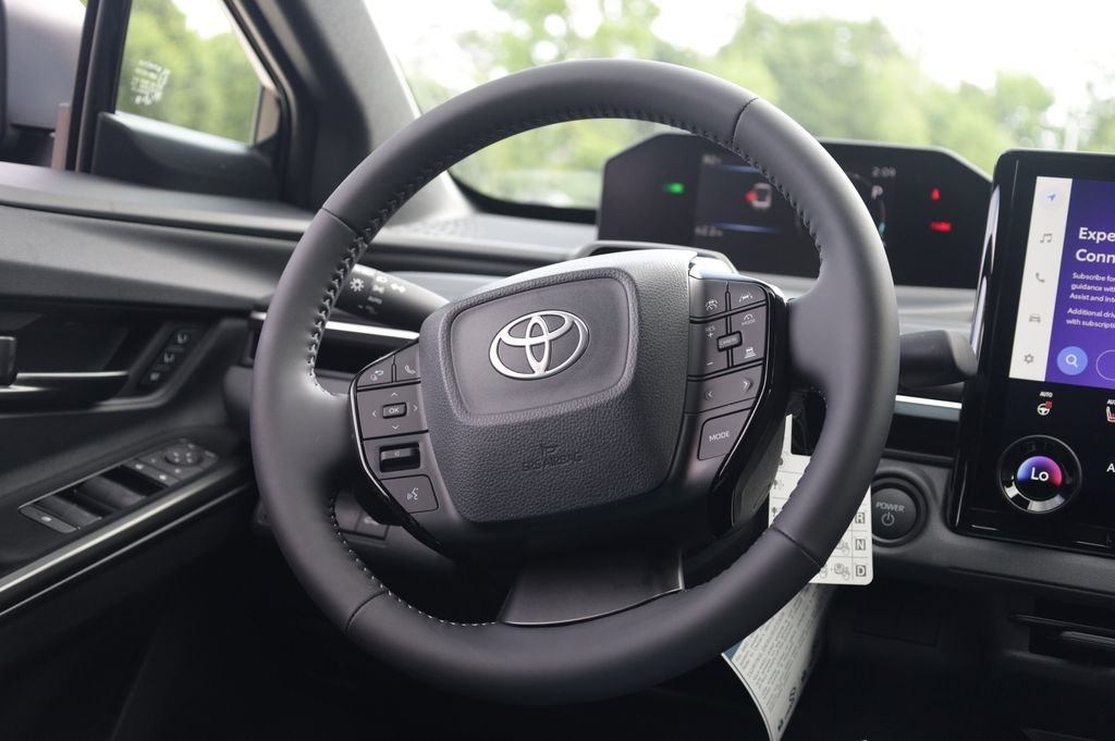 2026 Toyota C-HR XSE - Photo 6