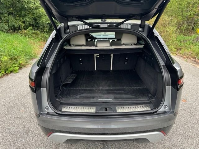 Certified Used 2023 Eiger Gray Metallic Land Rover R-Dynamic S image 14