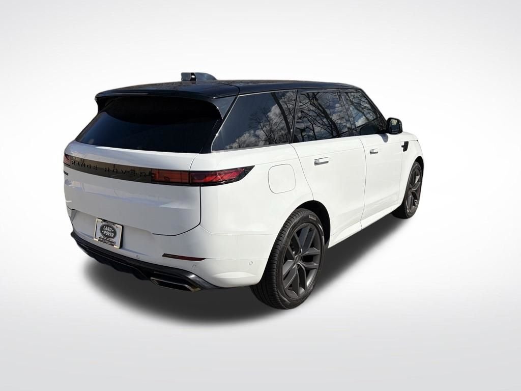 Used 2024 White Land Rover Dynamic SE image 8