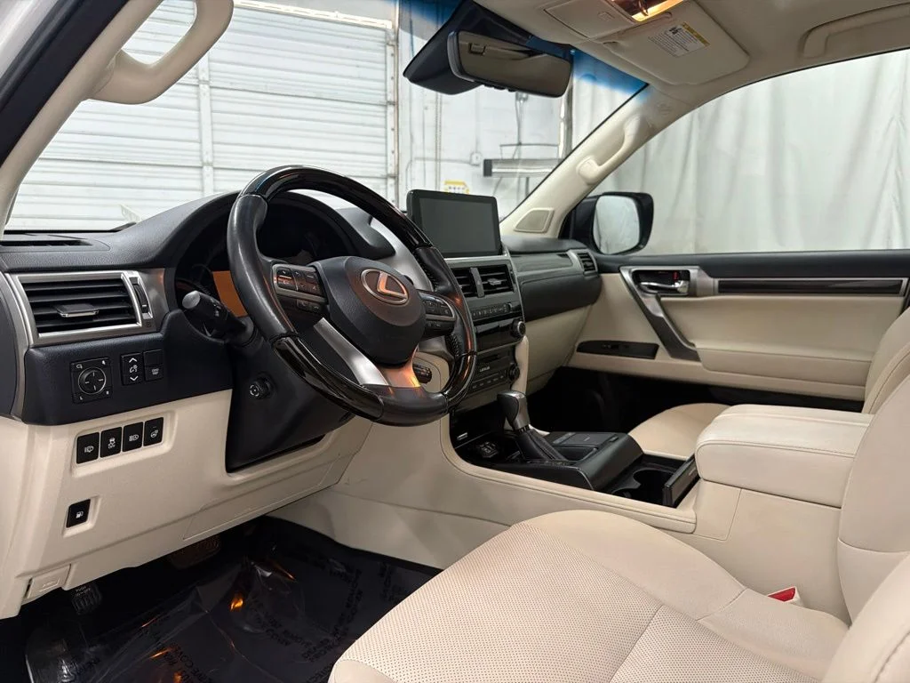 Used 2023 White Lexus 460 image 13