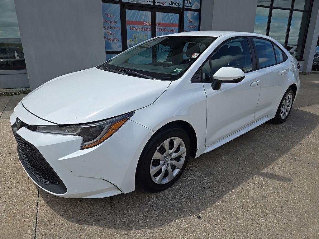 Used 2021 Toyota Corolla LE with VIN 5YFEPMAE4MP193218 for sale in Excelsior Springs, MO