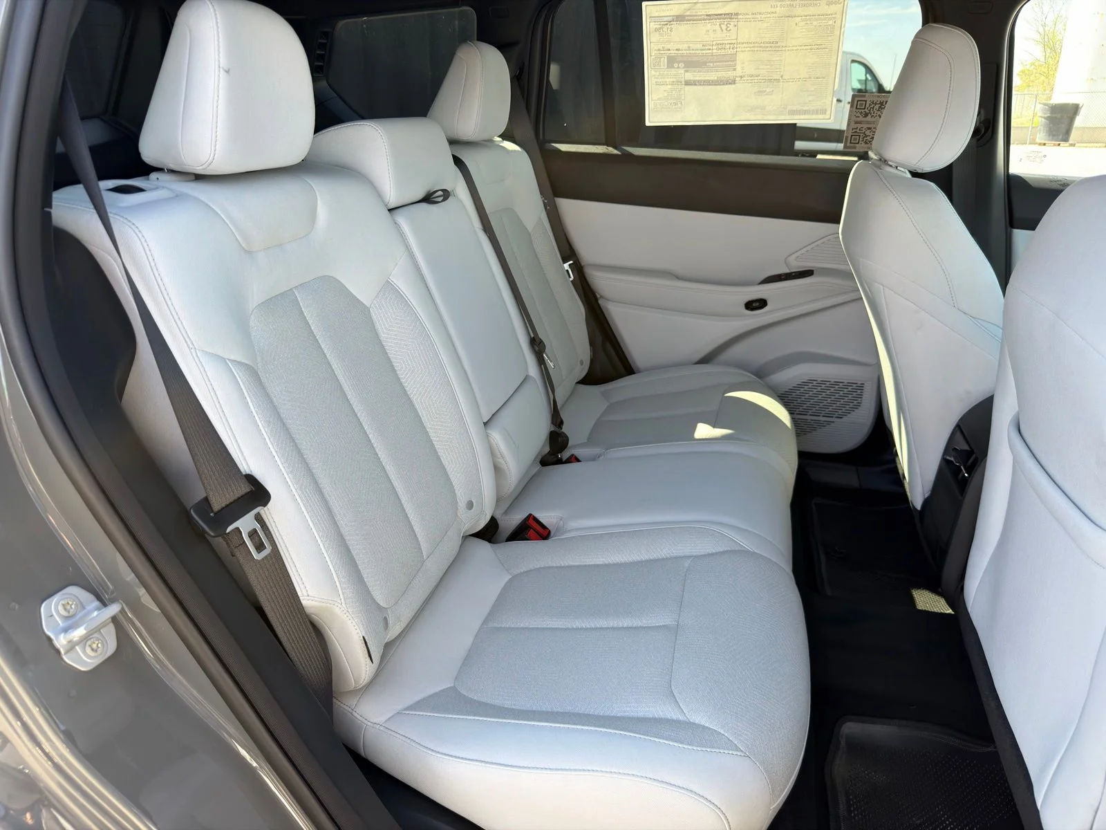 New 2026 Sting-Gray Clear-Coat Exterior Paint Jeep Laredo image 32