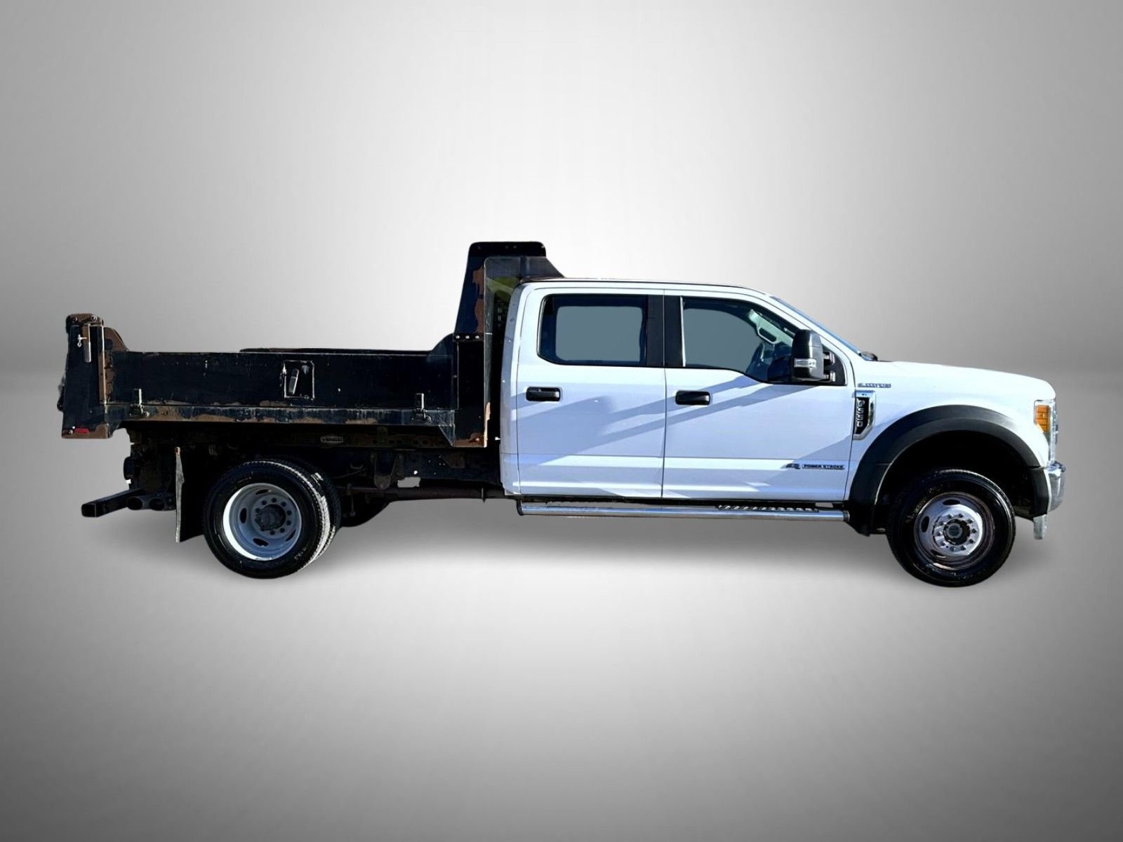 Used 2017 White Ford XL image 4