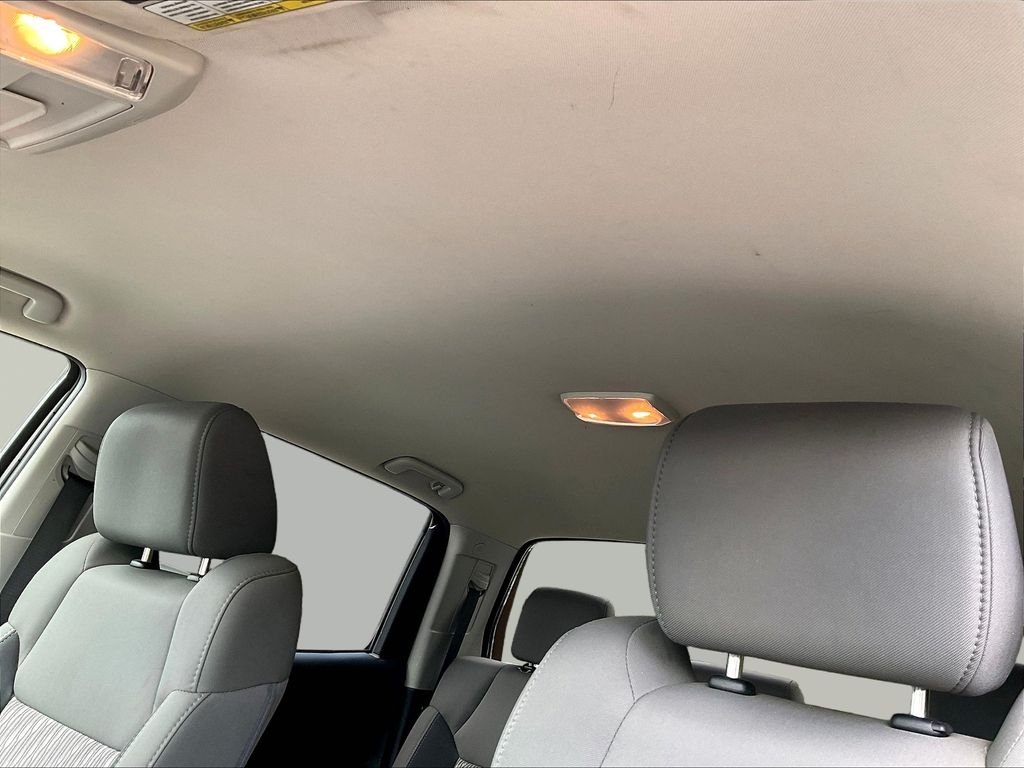 Used 2018 Silver Toyota SR5 image 7
