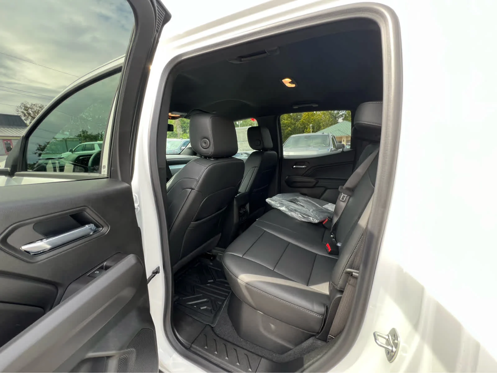 2026 Chevrolet Colorado LT - Photo 8