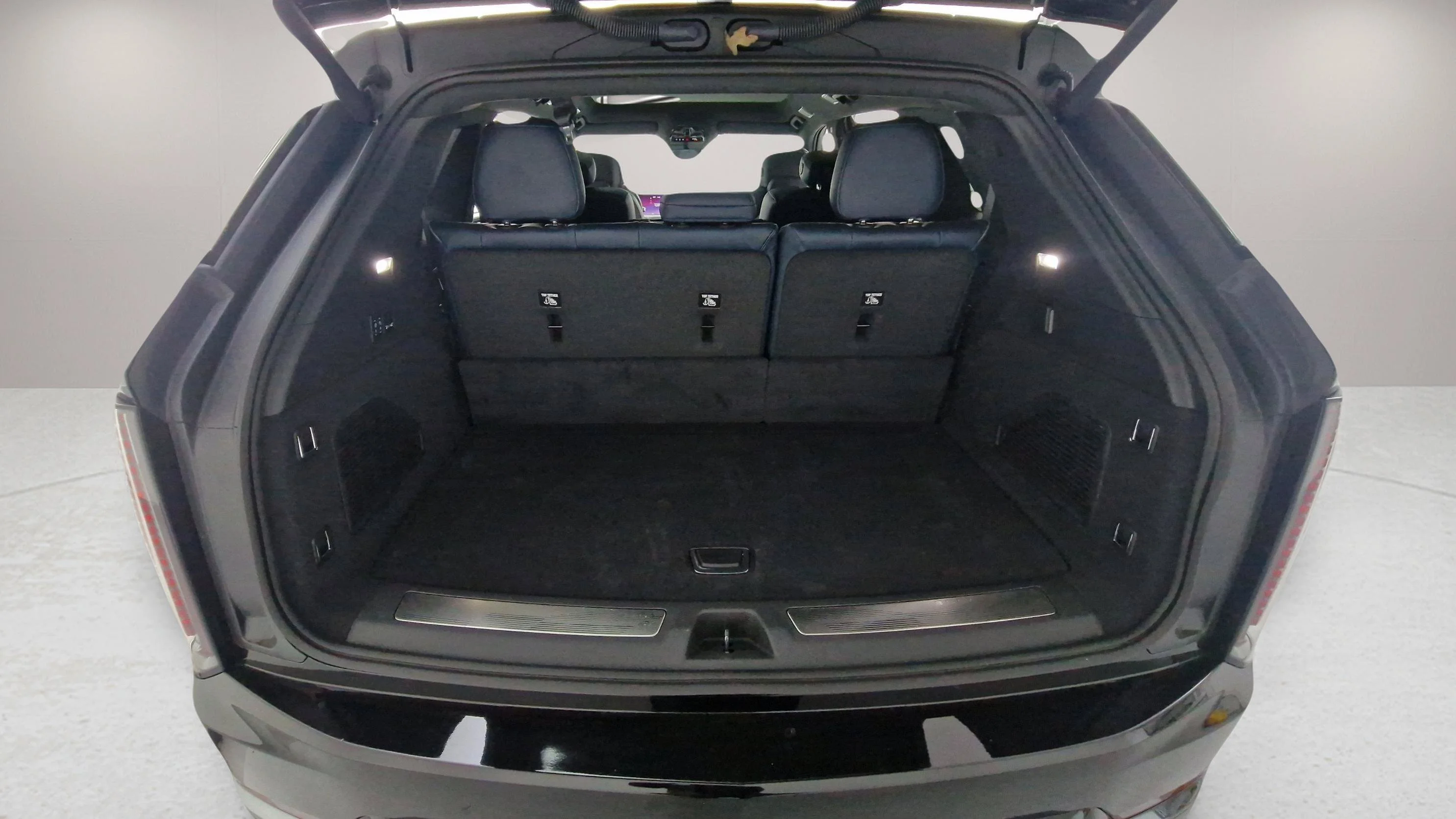 New 2025 Black Raven Cadillac Sport 2 image 15